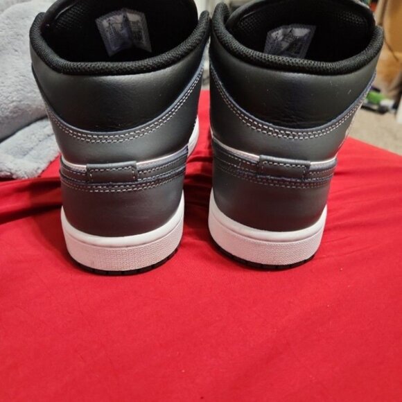 Air Jordan 1s - Picture 2 of 5